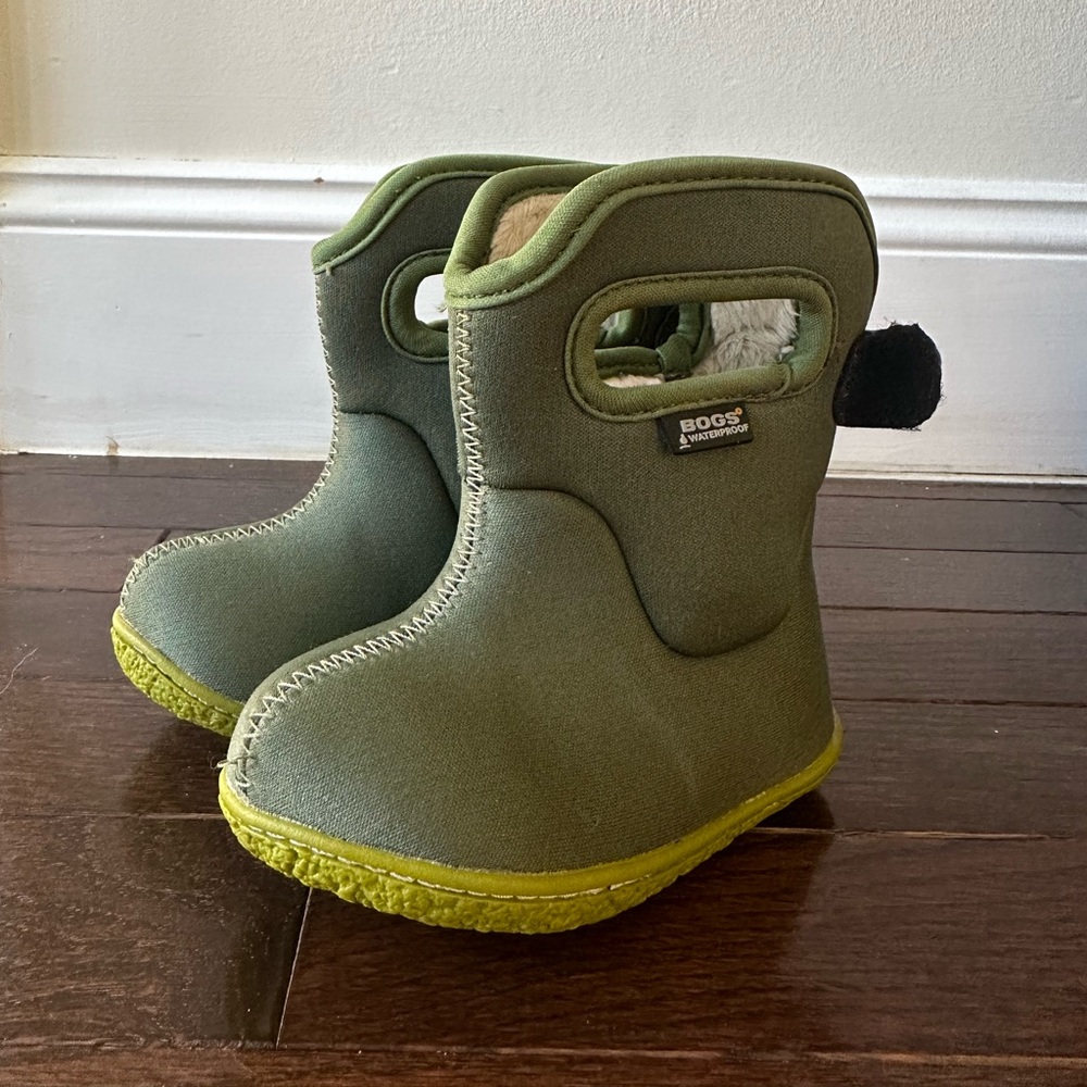 Baby Bogs size 4